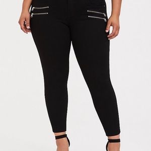 TORRID Multi-Zip Jegging Black Size 22